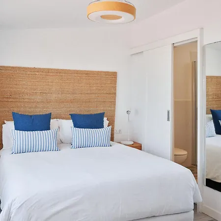 Bright Oceanfront Bungalow, Views, Garden, Coastal San Miguel de Abona