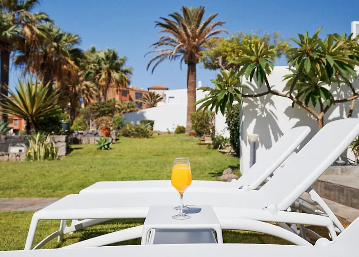 Bright Oceanfront Bungalow, Views, Garden, Coastal Casa vacanze San Miguel de Abona