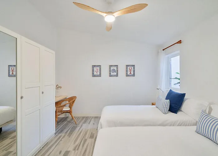 度假居 Bright Oceanfront Bungalow, Views, Garden, Coastal *