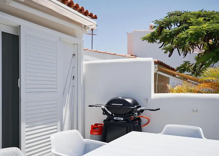 Bright Oceanfront Bungalow, Views, Garden, Coastal * San Miguel de Abona