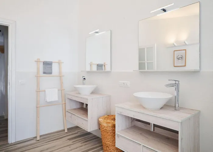 度假居 Bright Oceanfront Bungalow, Views, Garden, Coastal *