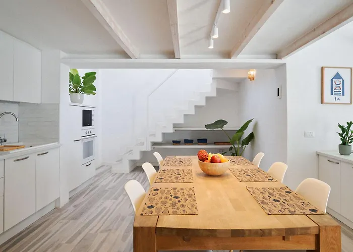 度假居 Bright Oceanfront Bungalow, Views, Garden, Coastal