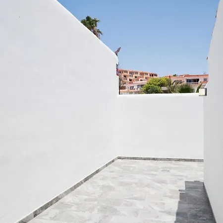 Holiday home Bright Oceanfront Bungalow, Views, Garden, Coastal San Miguel de Abona