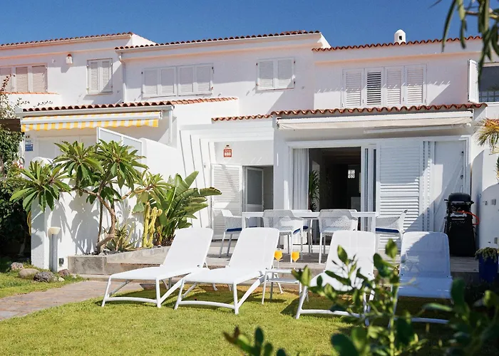 펜션 Bright Oceanfront Bungalow, Views, Garden, Coastal